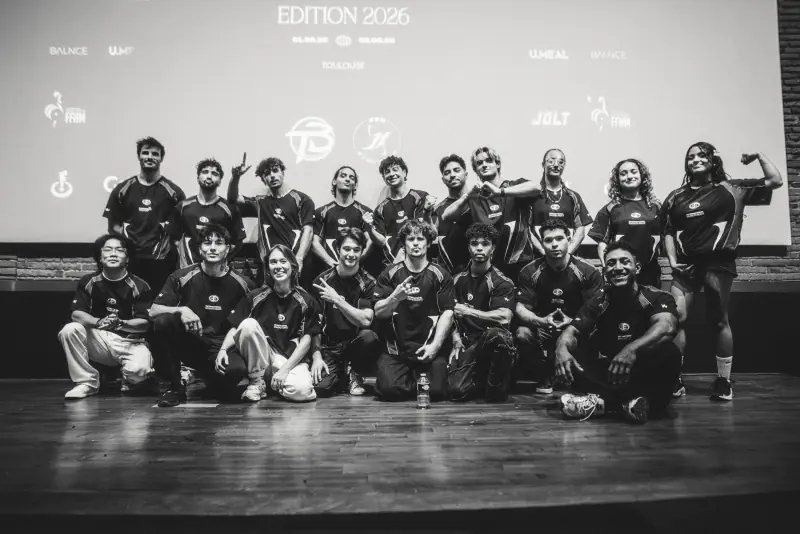 Photo de groupe des athlètes et de l'équipe ISN 2026