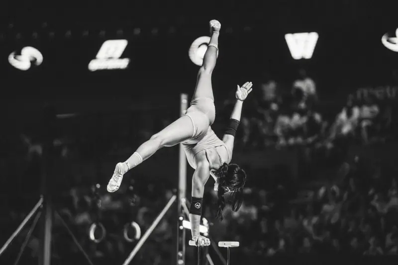 Handstand one arm sur la barre